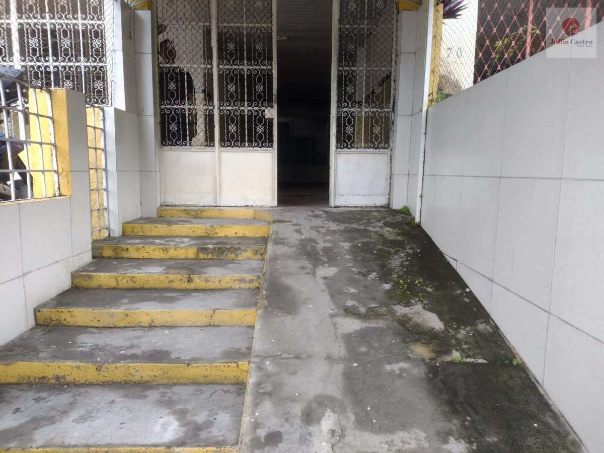 ALUGO CASA PARA COMERCIO OU RESIDENCIA COM 3 QUARTOS NO BAIRRO DE CASA AMARELA / RECIFE - Jullia Castro - Corretora de Imóveis
