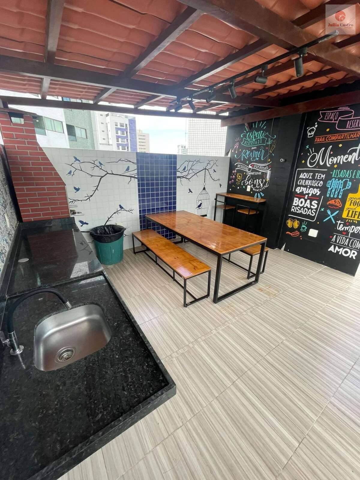 ALUGO EXCELENTE APARTAMENTO MOBILIADO COM 2 QUARTOS NO BAIRRO DE BOA VIAGEM / RECIFE - Jullia Castro - Corretora de Imóveis