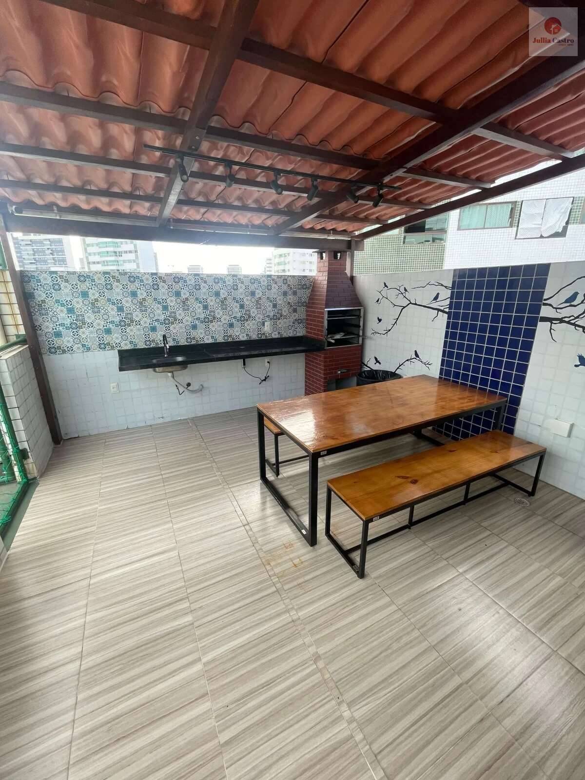 ALUGO EXCELENTE APARTAMENTO MOBILIADO COM 2 QUARTOS NO BAIRRO DE BOA VIAGEM / RECIFE - Jullia Castro - Corretora de Imóveis