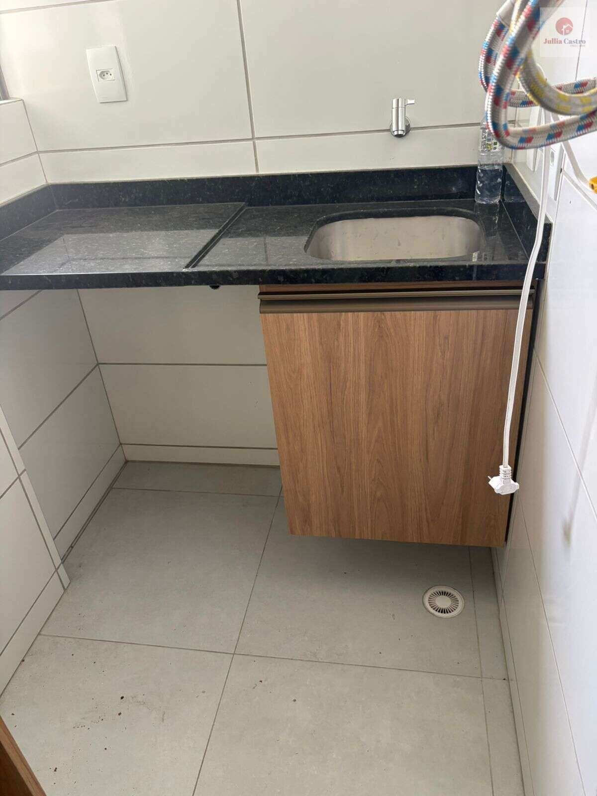 ALUGO EXCELENTE FLAT  COM 1 QUARTO NO BAIRRO DO PARNAMIRIM / RECIFE - Jullia Castro - Corretora de Imóveis