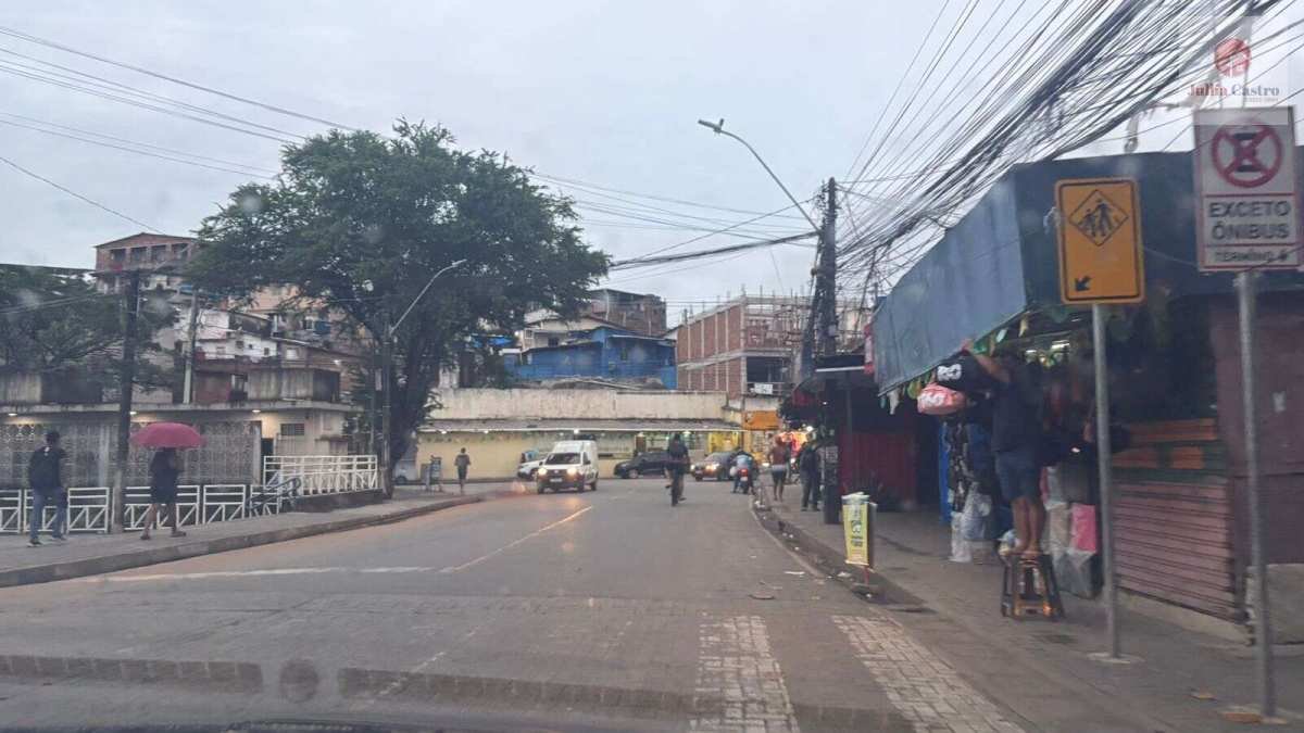 ALUGO LOJA NO LARGO DA BOMBA DO HEMETÉRIO / RECIFE - Jullia Castro - Corretora de Imóveis