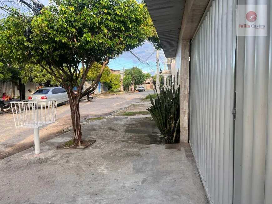 Vendo ótima casa com 3 quartos| 3 vagas| 200m²| em Cajueiro - Recife - PE - Jullia Castro - Corretora de Imóveis