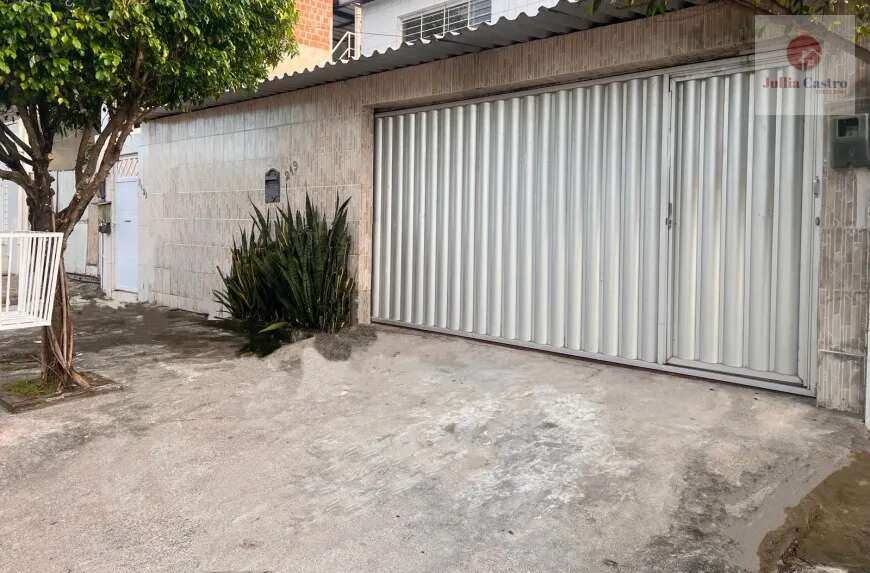 Vendo ótima casa com 3 quartos| 3 vagas| 200m²| em Cajueiro - Recife - PE - Jullia Castro - Corretora de Imóveis