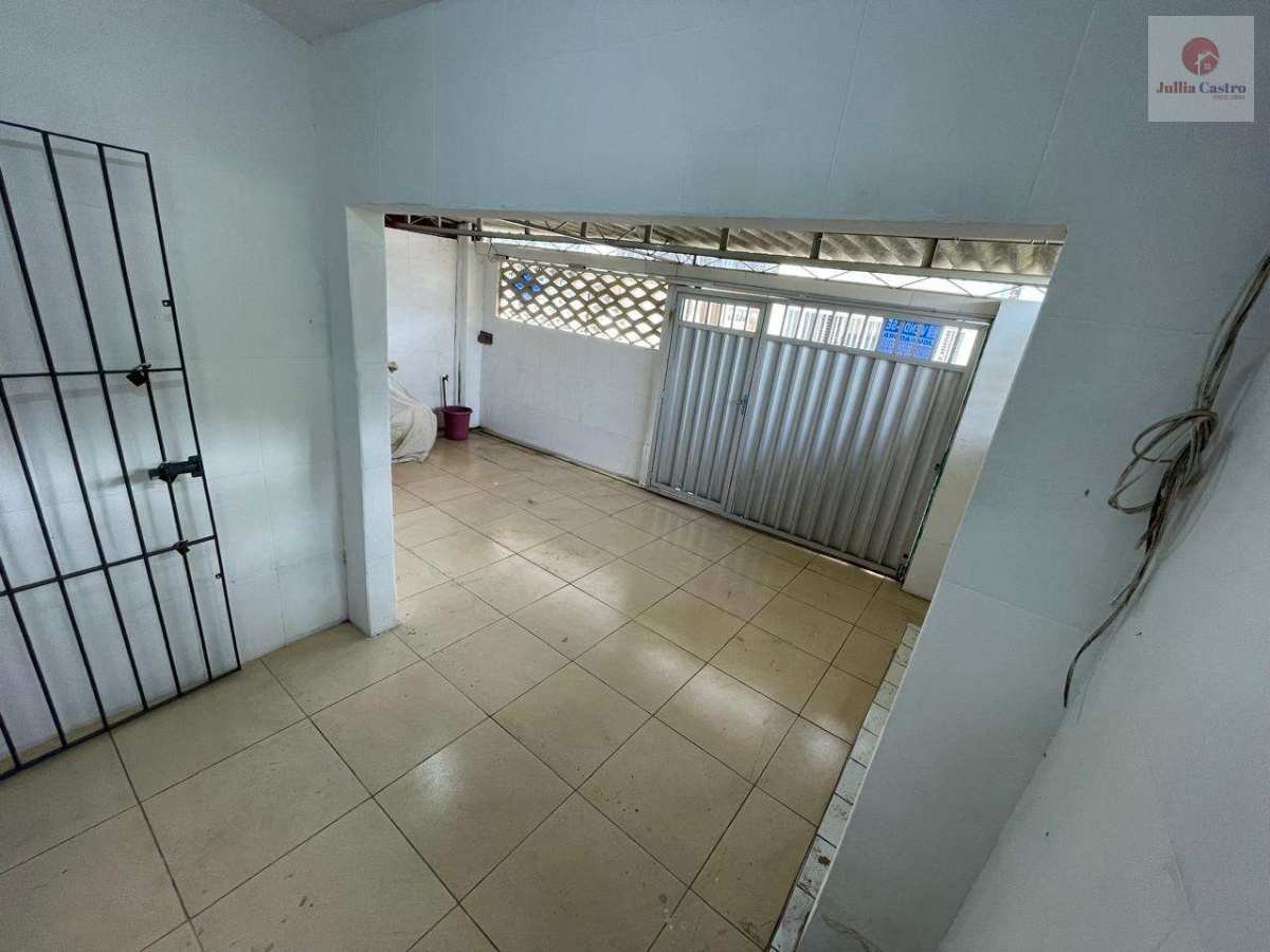 ALUGO ÓTIMA CASA COM 3 QUARTOS EM SAN MARTIN - RECIFE - Jullia Castro - Corretora de Imóveis