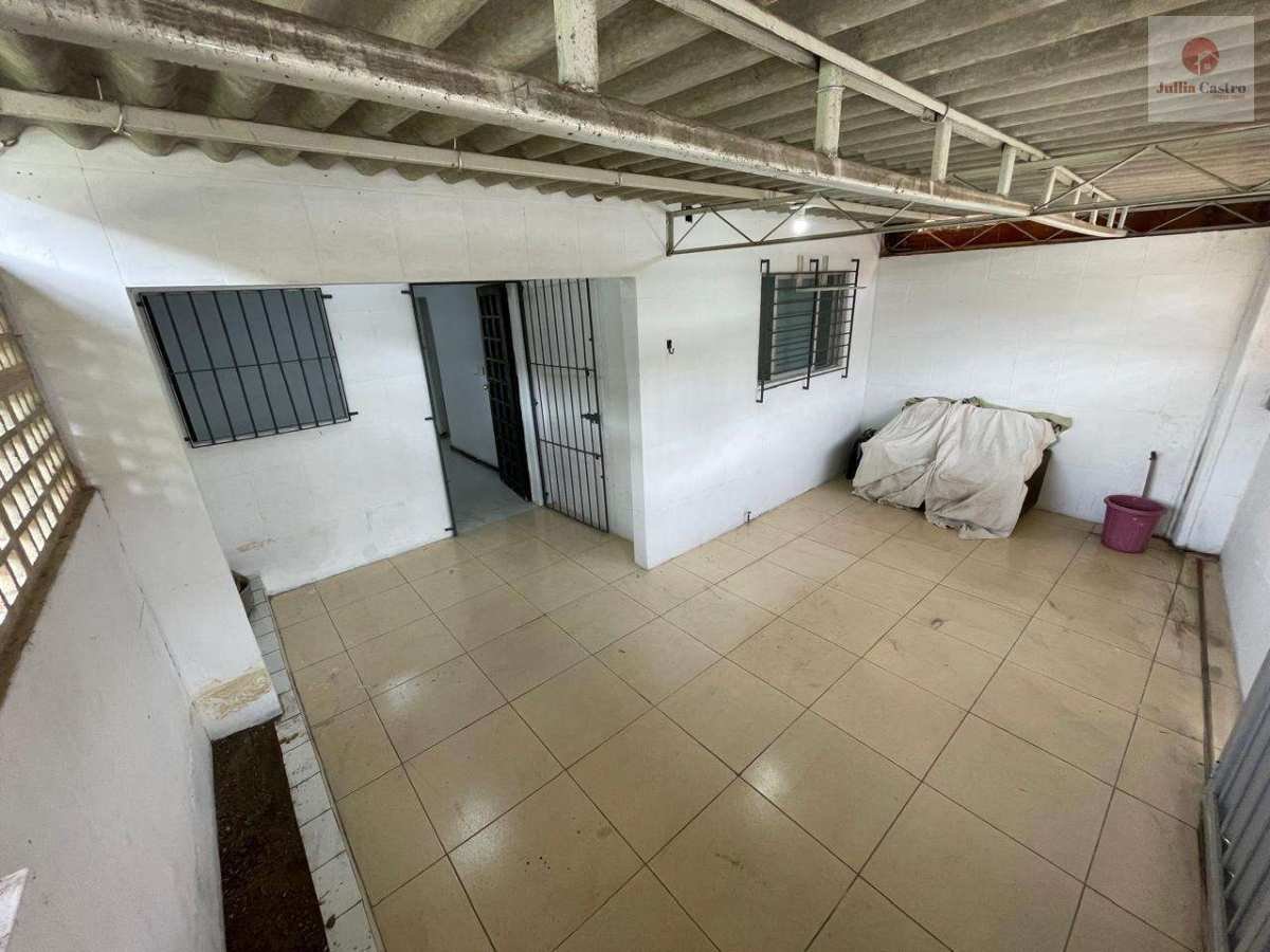 ALUGO ÓTIMA CASA COM 3 QUARTOS EM SAN MARTIN - RECIFE - Jullia Castro - Corretora de Imóveis