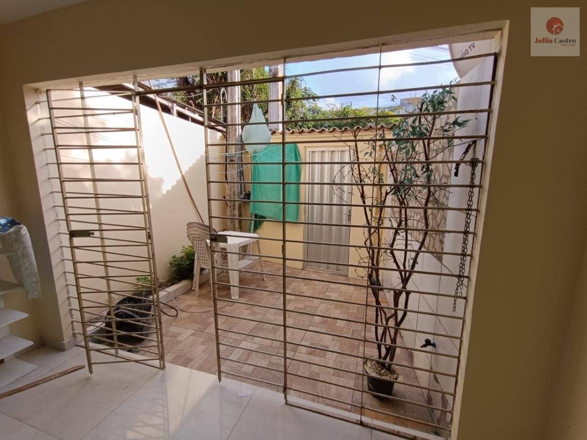 VENDO ÓTIMA CASA COM 6 QUARTOS NO BAIRRO DA TORRE - RECIFE - Jullia Castro - Corretora de Imóveis