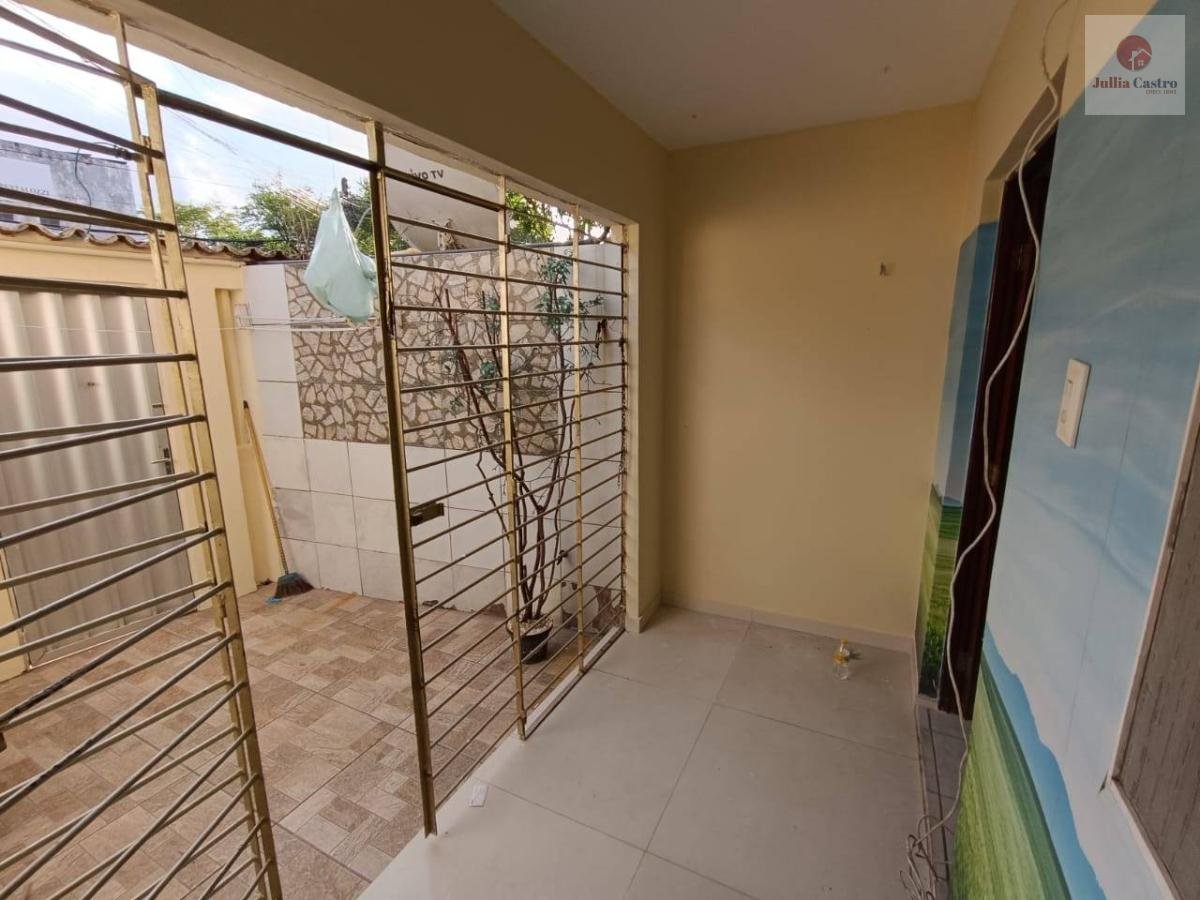 VENDO ÓTIMA CASA COM 6 QUARTOS NO BAIRRO DA TORRE - RECIFE - Jullia Castro - Corretora de Imóveis