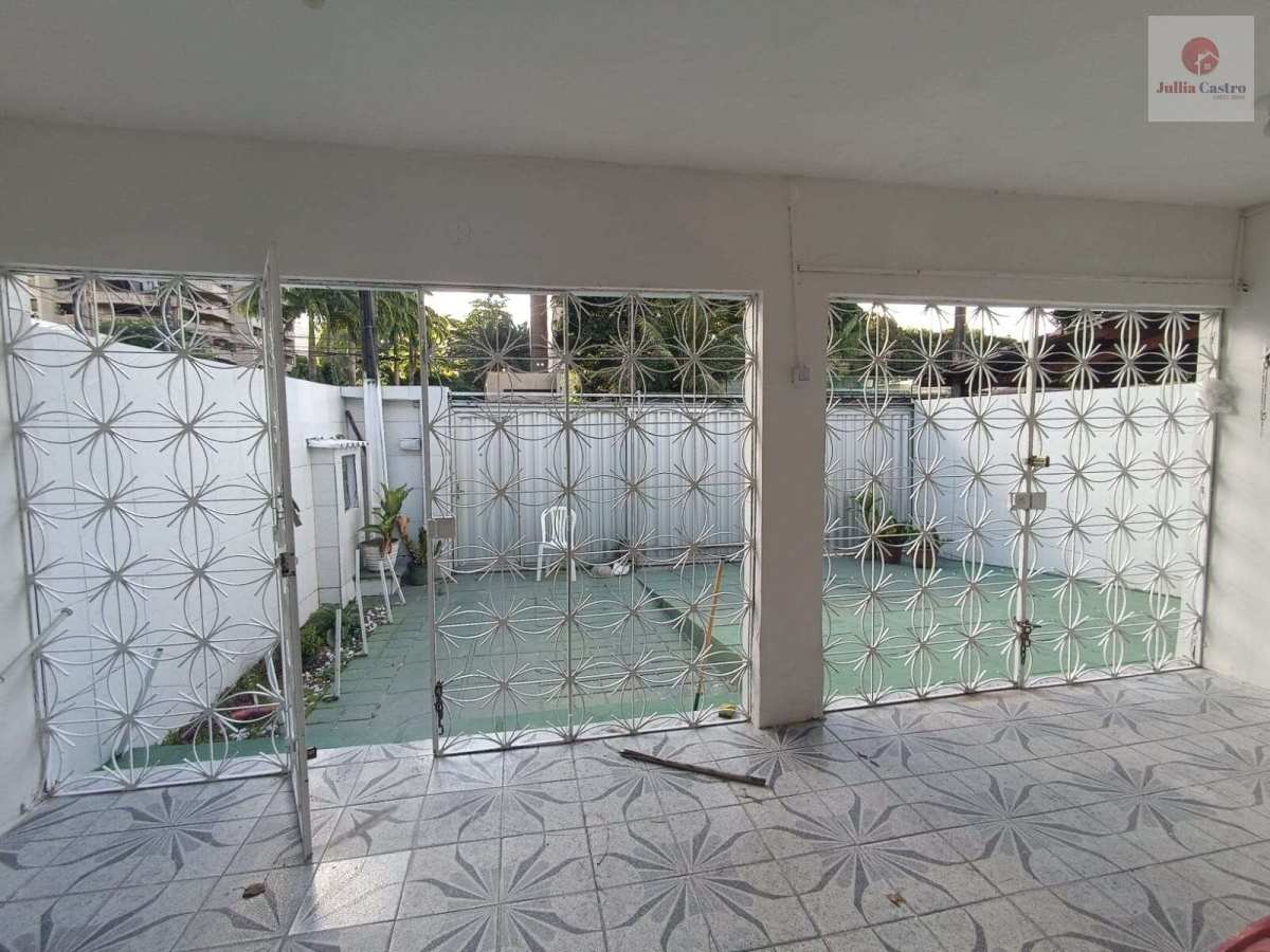 ALUGO ÓTIMA CASA COM 3 QUARTOS NO ROSARINHO - RECIFE - Jullia Castro - Corretora de Imóveis