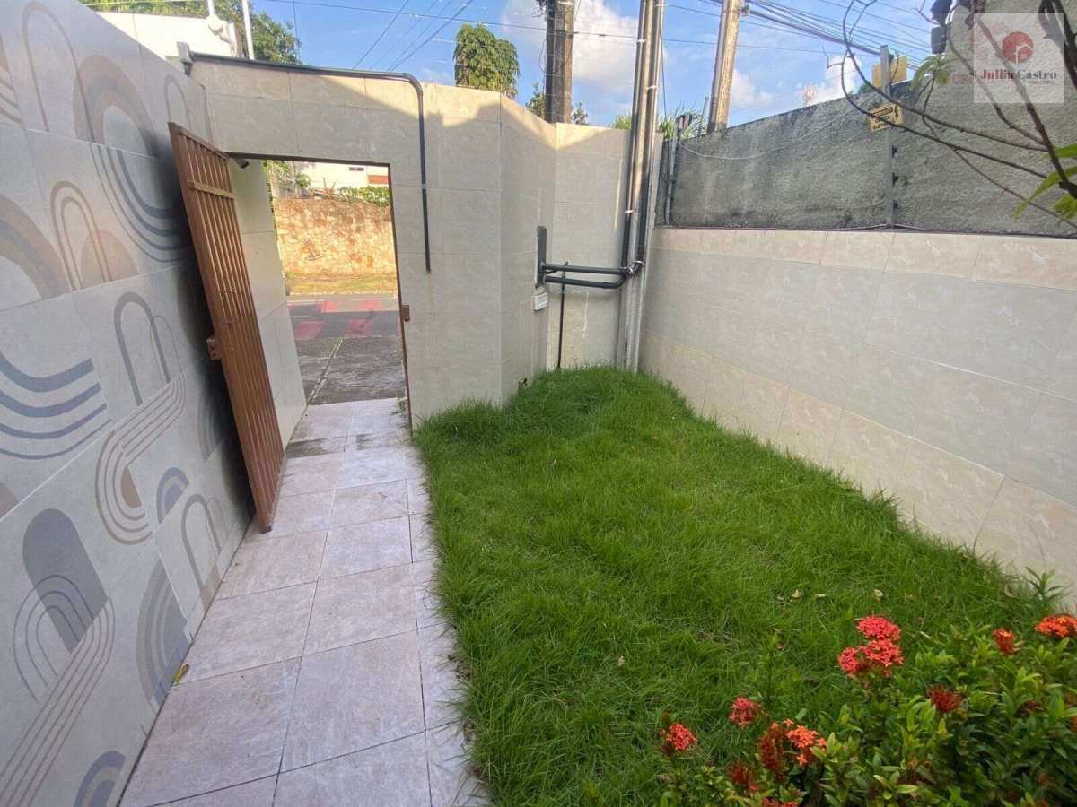 ALUGO ÓTIMA CASA COM 4 QUARTOS NO BAIRRO DE BOA VIAGEM / RECIFE - Jullia Castro - Corretora de Imóveis