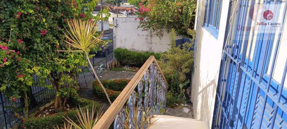 ALUGO ÓTIMA CASA COM 8 QUARTOS NA TAMARINEIRA - RECIFE - Jullia Castro - Corretora de Imóveis