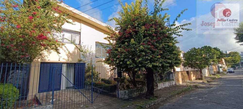 ALUGO ÓTIMA CASA COM 8 QUARTOS NA TAMARINEIRA - RECIFE - Jullia Castro - Corretora de Imóveis