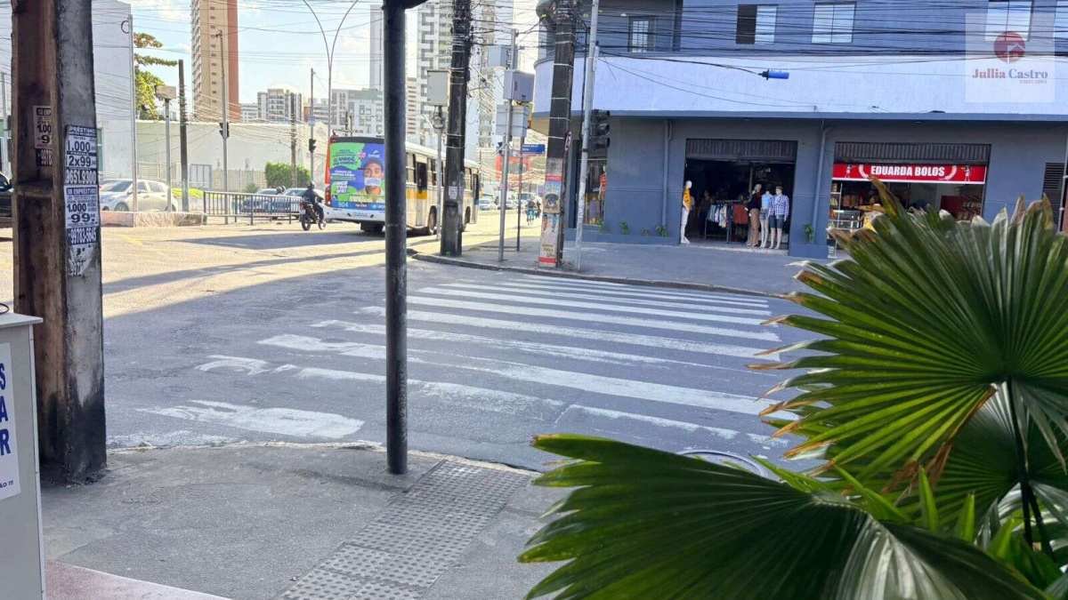 ALUGO ÓTIMA LOJA COMERCIAL NO BAIRRO DA ENCRUZILHADA / RECIFE - Jullia Castro - Corretora de Imóveis
