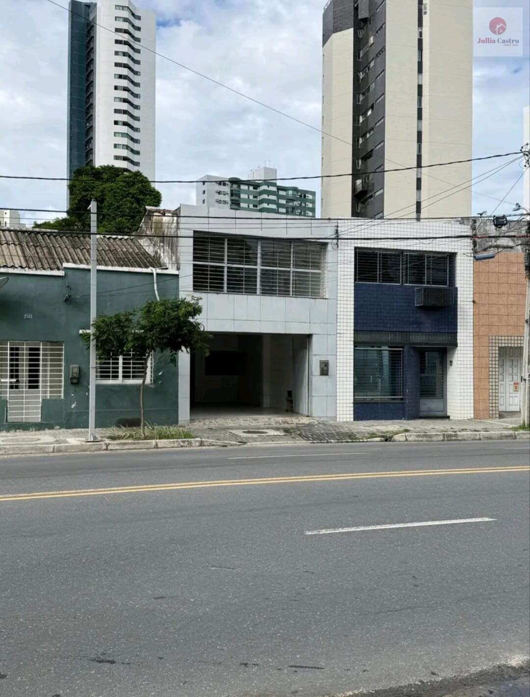 ALUGO ÓTIMA LOJA COMERCIAL NO BAIRRO DE CASA FORTE / RECIFE - Jullia Castro - Corretora de Imóveis