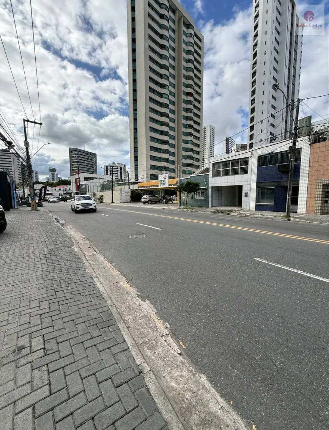 ALUGO ÓTIMA LOJA COMERCIAL NO BAIRRO DE CASA FORTE / RECIFE - Jullia Castro - Corretora de Imóveis