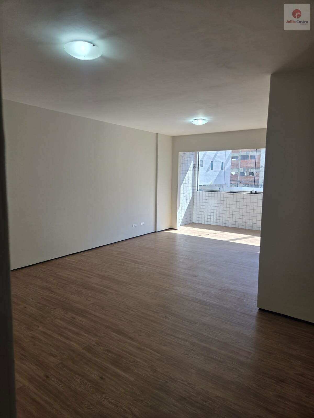 ALUGO ÓTIMO APARTAMENTO COM 03 QUARTOS EM BOA VIAGEM - RECIFE - Jullia Castro - Corretora de Imóveis