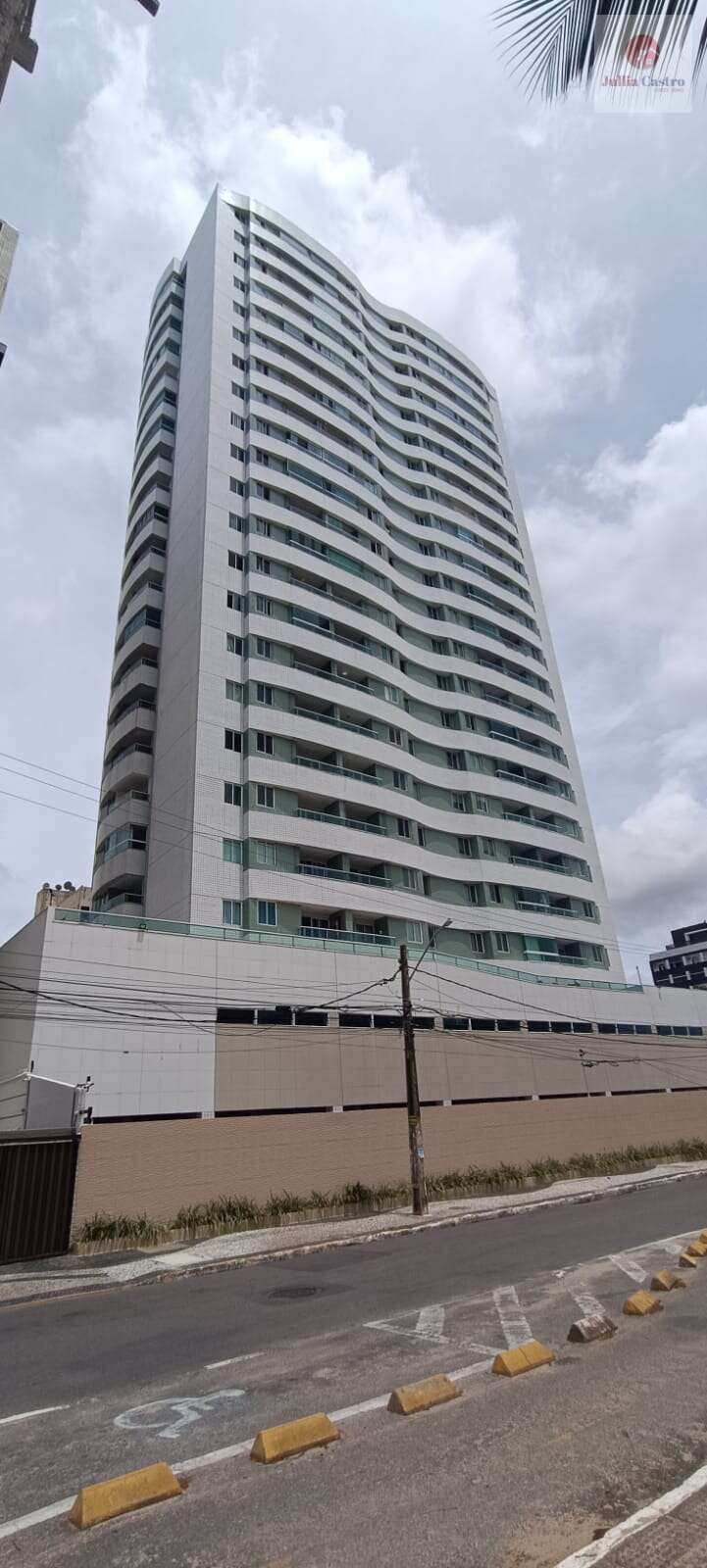 ALUGO ÓTIMO APARTAMENTO COM 2 QUARTOS NA BEIRA MAR DE OLINDA / CASA CAIADA