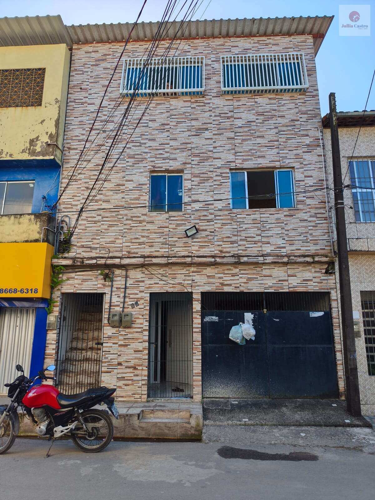 ALUGO ÓTIMO APARTAMENTO COM 2 QUARTOS NO BAIRRO DE CIDADE TABAJARA / OLINDA - Jullia Castro - Corretora de Imóveis