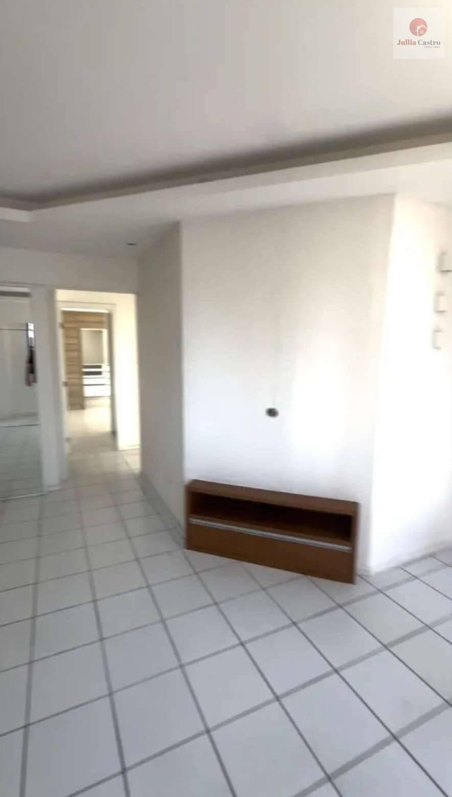 ALUGO ÓTIMO APARTAMENTO COM 2 QUARTOS NO BAIRRO DO ESPINHEIRO / RECIFE - Jullia Castro - Corretora de Imóveis
