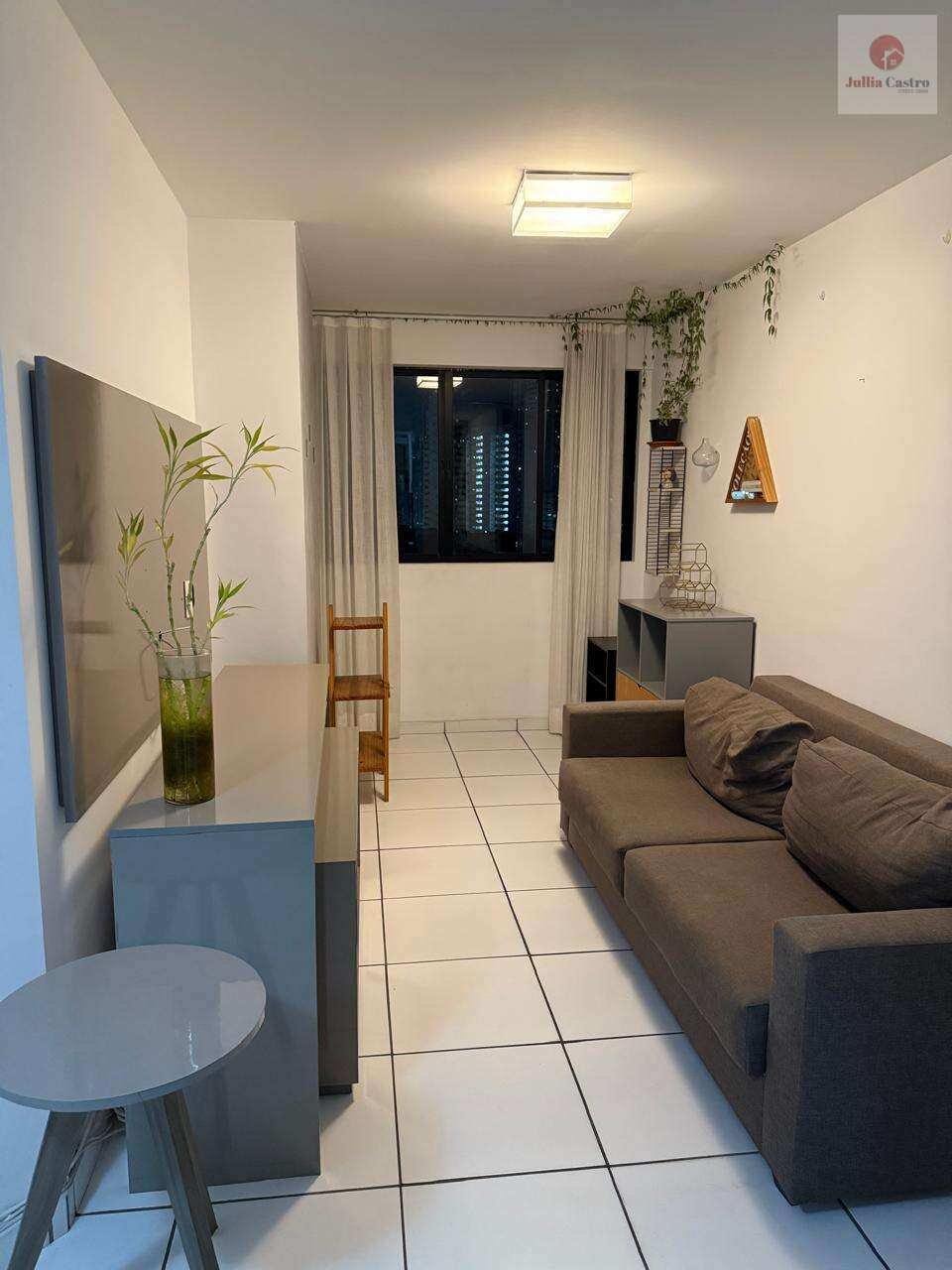 ALUGO ÓTIMO APARTAMENTO MOBILIADO COM 2 QUARTOS NO BAIRRO DE BOA VIAGEM / RECIFE - Jullia Castro - Corretora de Imóveis