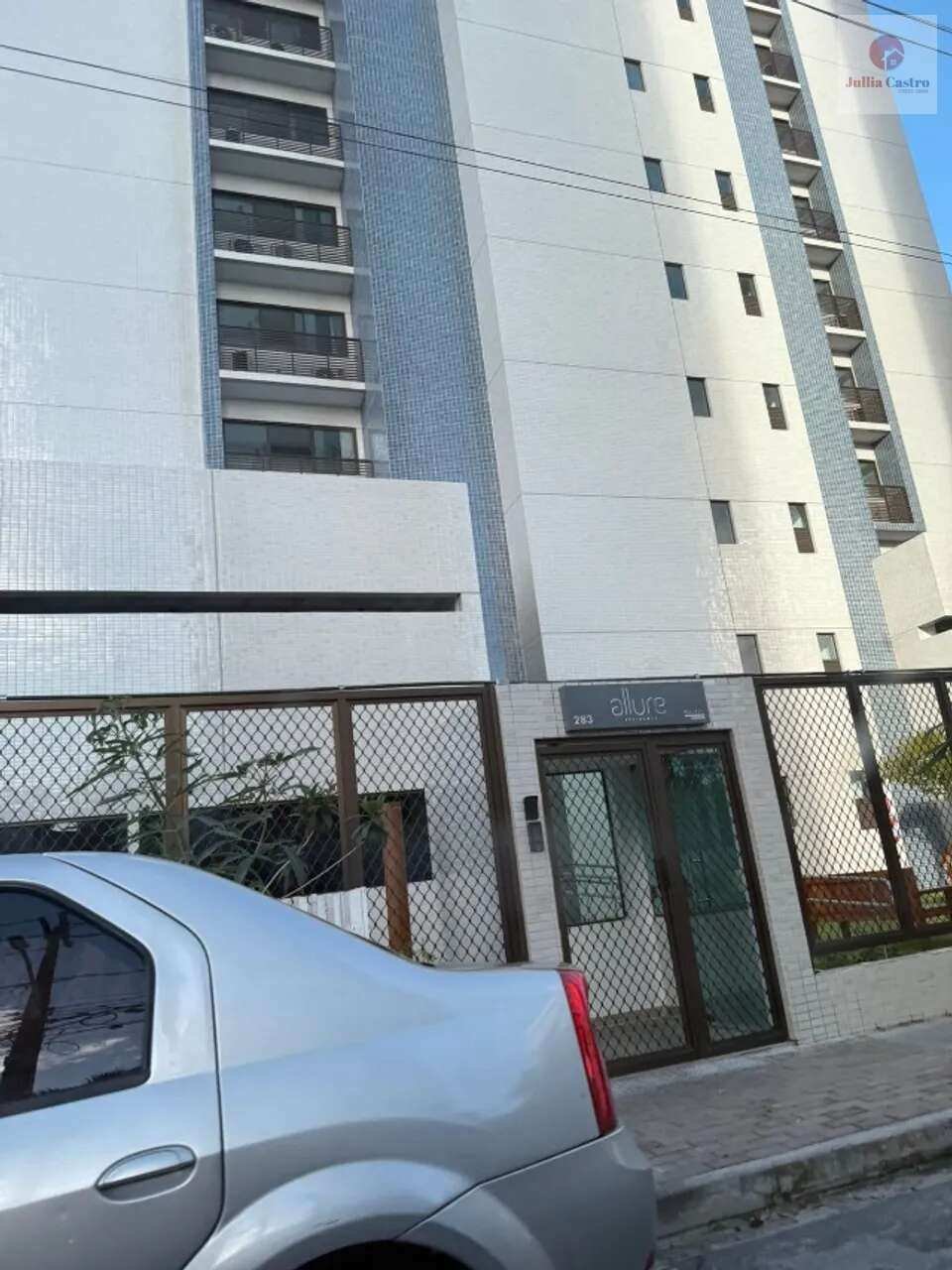 ALUGO ÓTIMO FLAT COM LAZER COMPLETO NO BAIRRO DE BOA VIAGEM - RECIFE - Jullia Castro - Corretora de Imóveis