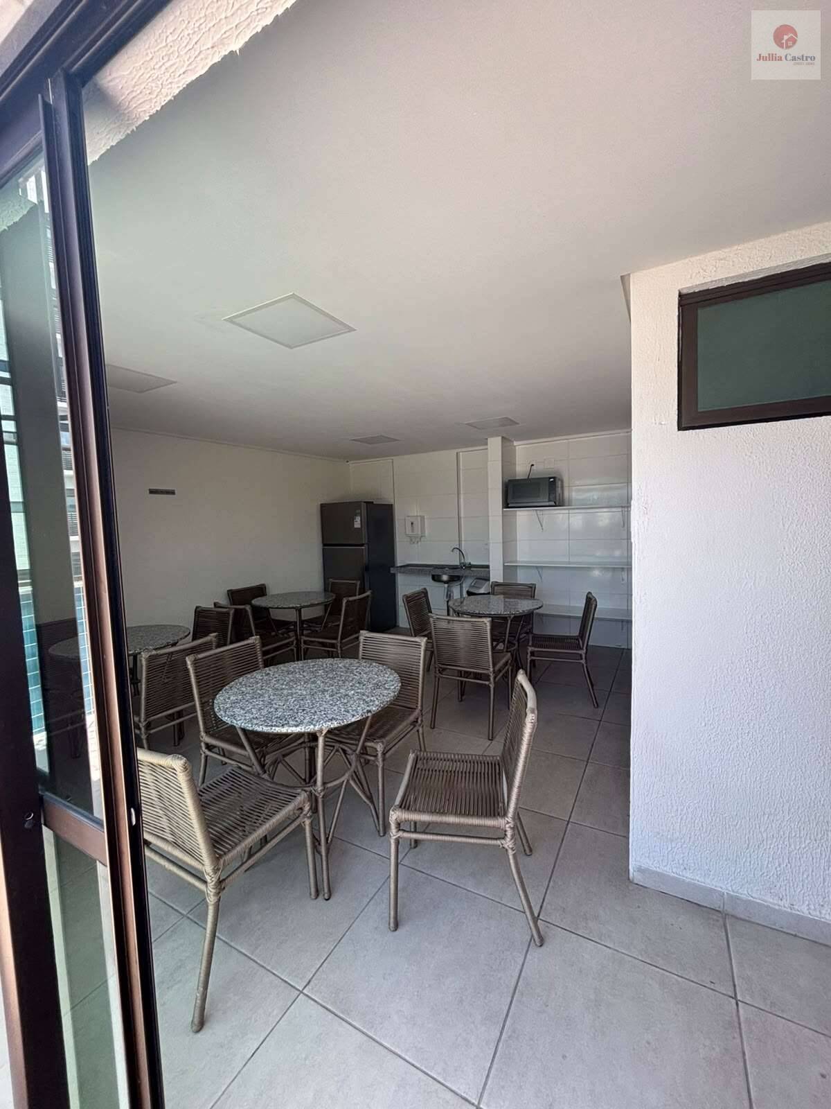 ALUGO ÓTIMO FLAT MOBILIADO COM 1 QUARTO NO BAIRRO DE BOA VIAGEM / RECIFE - Jullia Castro - Corretora de Imóveis