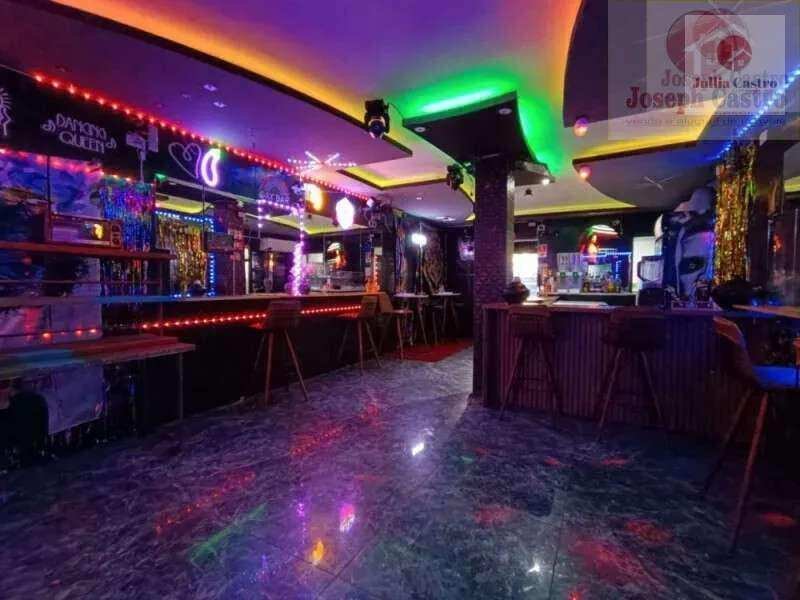 ALUGO ÓTIMO LOJA TÉRREA NO BAIRRO DO ESPINHEIRO / RECIFE - Jullia Castro - Corretora de Imóveis