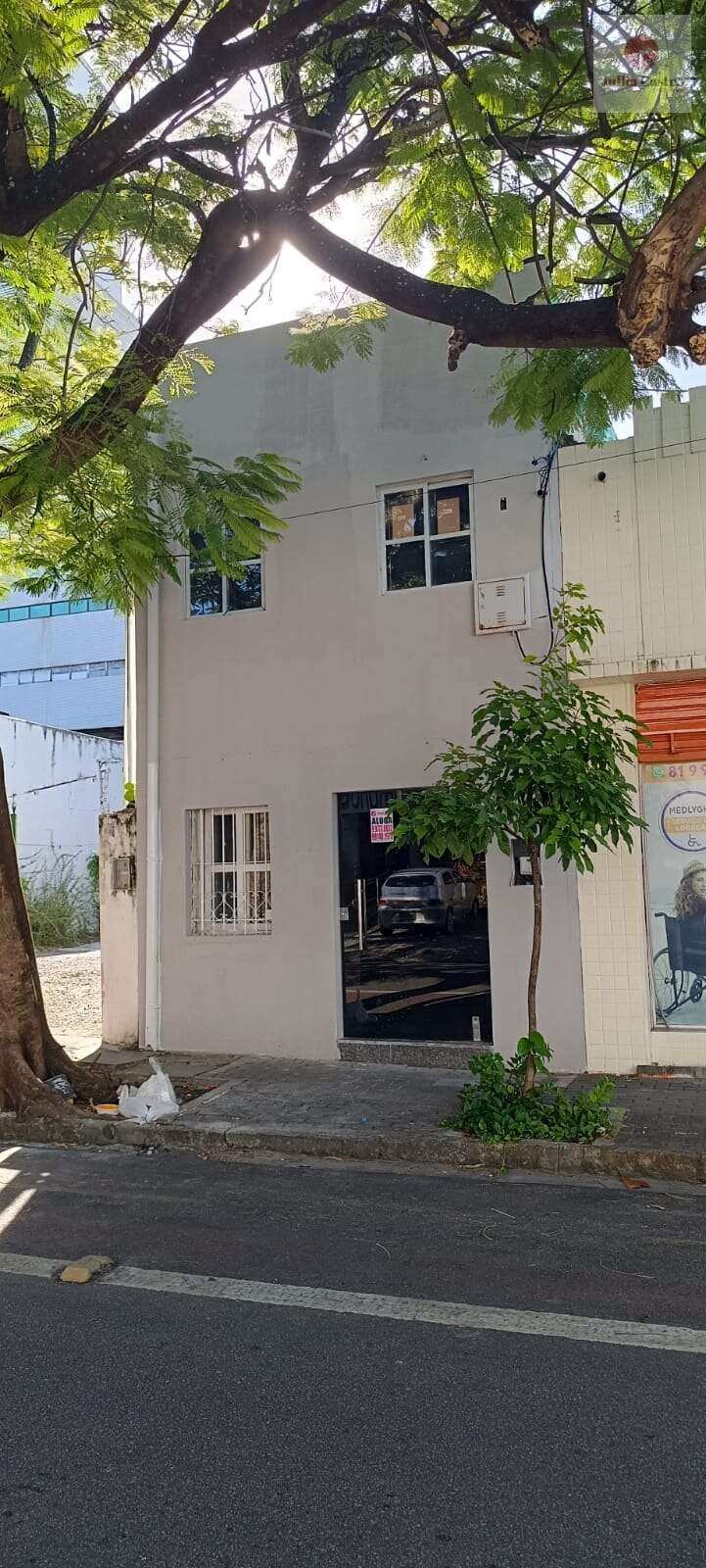ALUGO ÓTIMO PRÉDIO COMERCIAL NO BAIRRO DA ILHA DO LEITE / RECIFE - Jullia Castro - Corretora de Imóveis