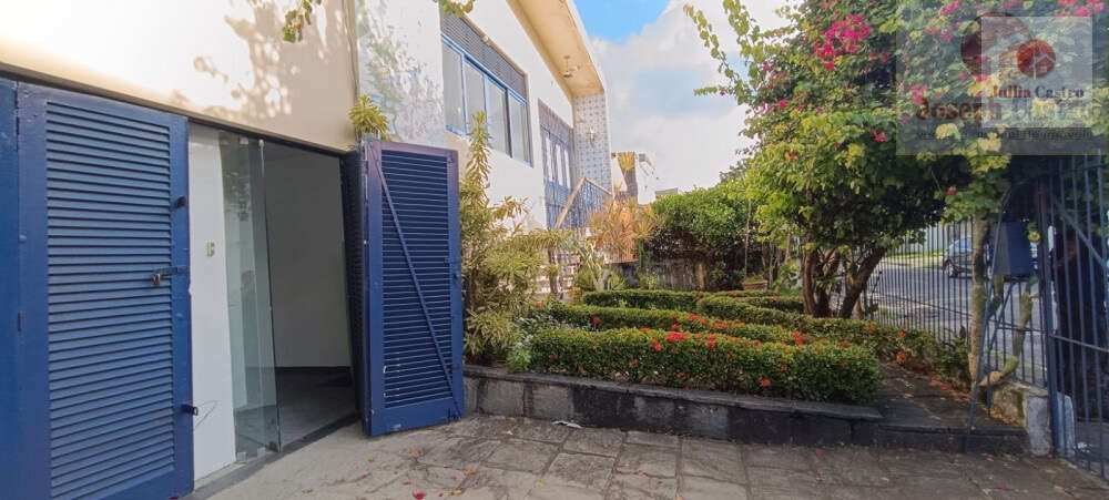 VENDO ÓTIMA CASA COM 8 QUARTOS NO BAIRRO DA TAMARINEIRA / RECIFE - Jullia Castro - Corretora de Imóveis