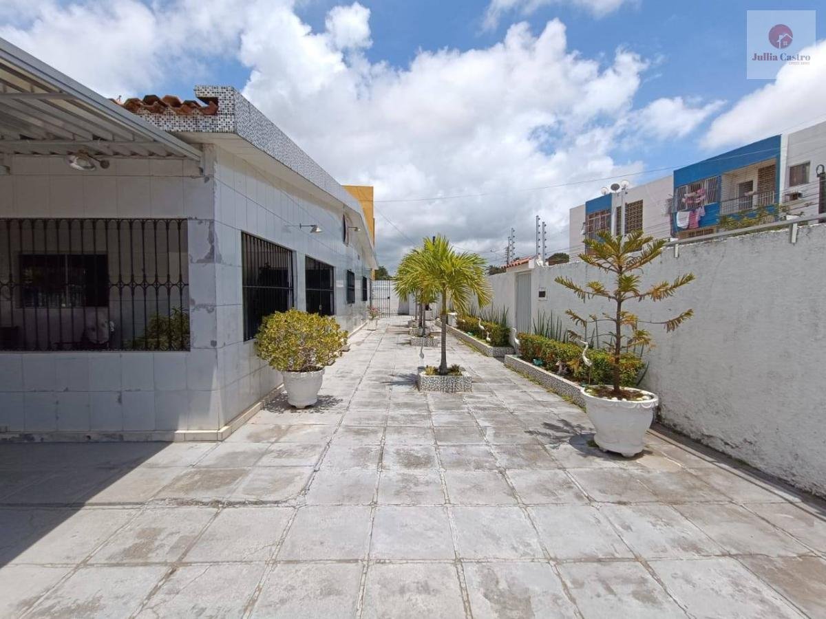 VENDO CASA| 4 QUARTOS| 450M²| 4 VAGAS| NO BAIRRO DO JANGA - PAULISTA - Jullia Castro - Corretora de Imóveis