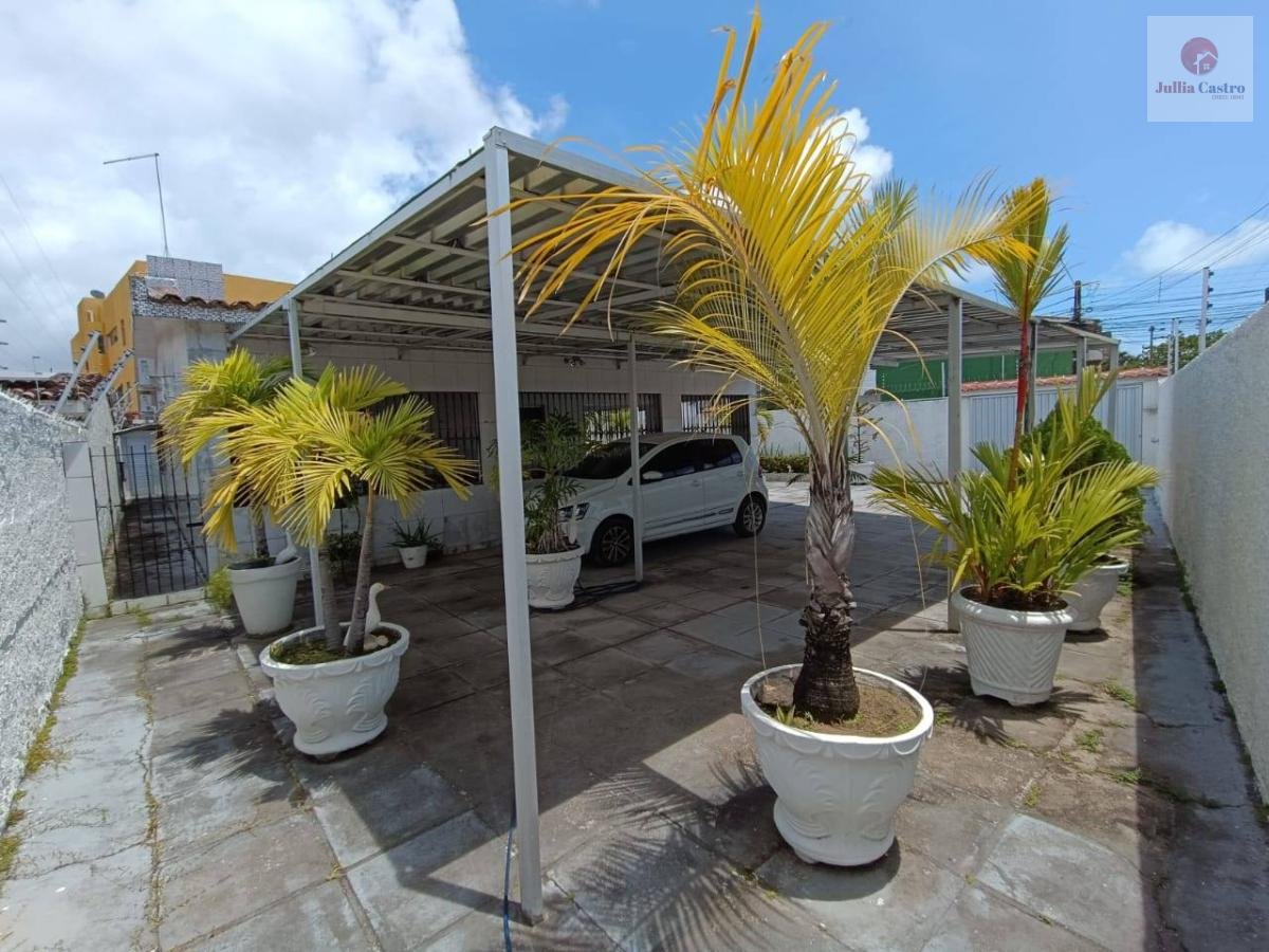 VENDO CASA| 4 QUARTOS| 450M²| 4 VAGAS| NO BAIRRO DO JANGA - PAULISTA - Jullia Castro - Corretora de Imóveis