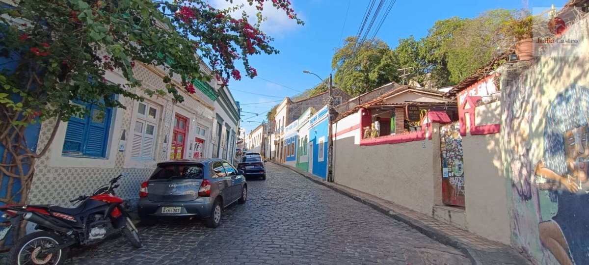 VENDO CASA COM 200M² NO MELHOR TRECHO DO SITIO HISTÓRICO DE OLINDA Á 100 METROS DOS 4 CANTOS - Jullia Castro - Corretora de Imóveis