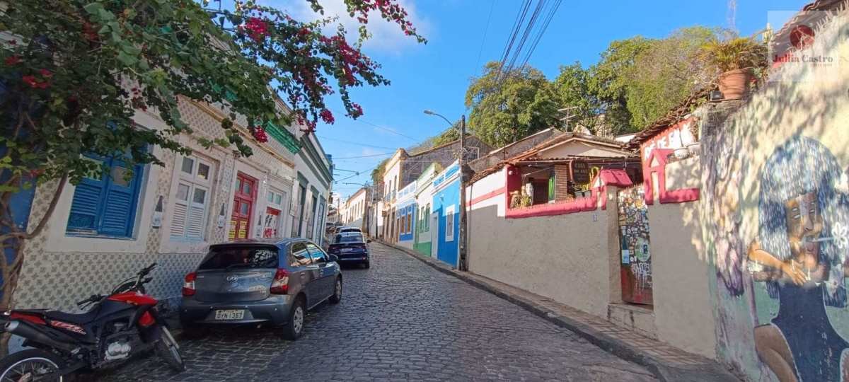 VENDO CASA COM 200M² NO MELHOR TRECHO DO SITIO HISTÓRICO DE OLINDA Á 100 METROS DOS 4 CANTOS - Jullia Castro - Corretora de Imóveis