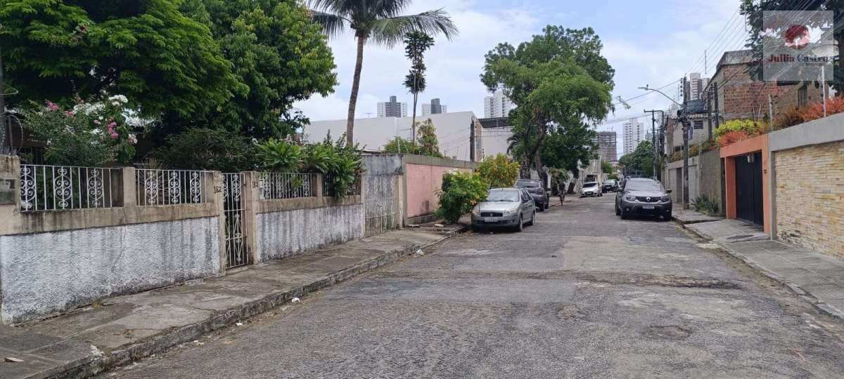 VENDO CASA COM 3 QUARTOS 325m² NO BAIRRO DA TAMARINEIRA / RECIFE - Jullia Castro - Corretora de Imóveis