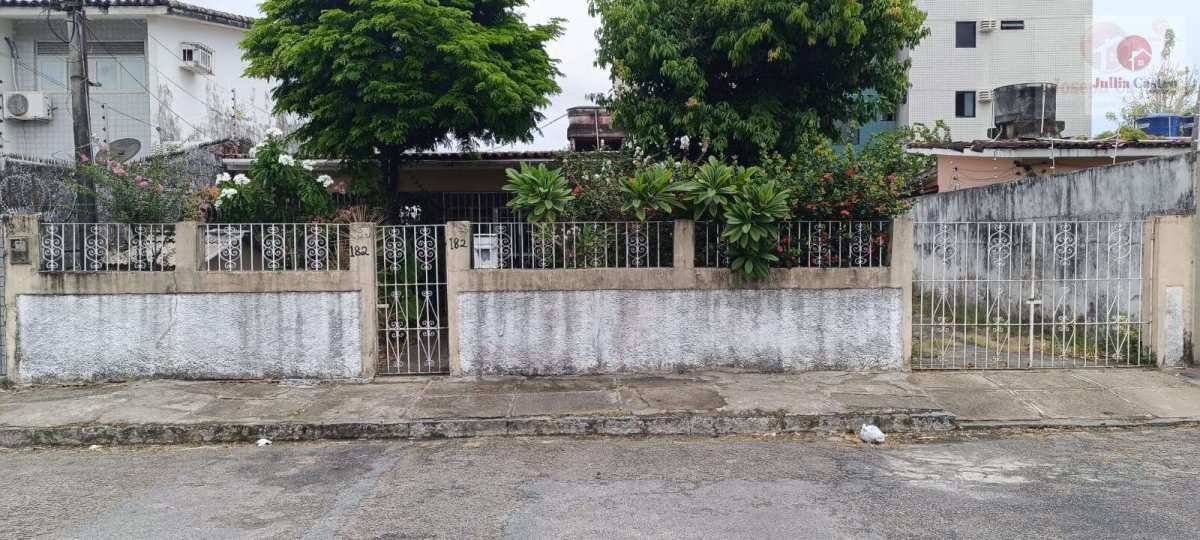 VENDO CASA COM 3 QUARTOS 325m² NO BAIRRO DA TAMARINEIRA / RECIFE - Jullia Castro - Corretora de Imóveis