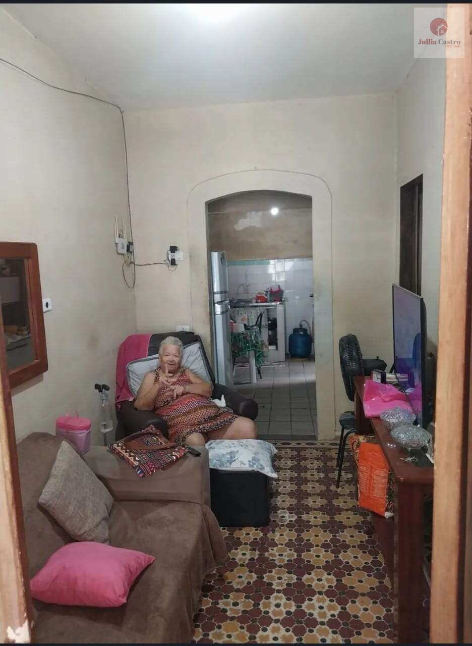 VENDO CASA COM 3 QUARTOS EM ÁGUA FRIA - RECIFE - Jullia Castro - Corretora de Imóveis