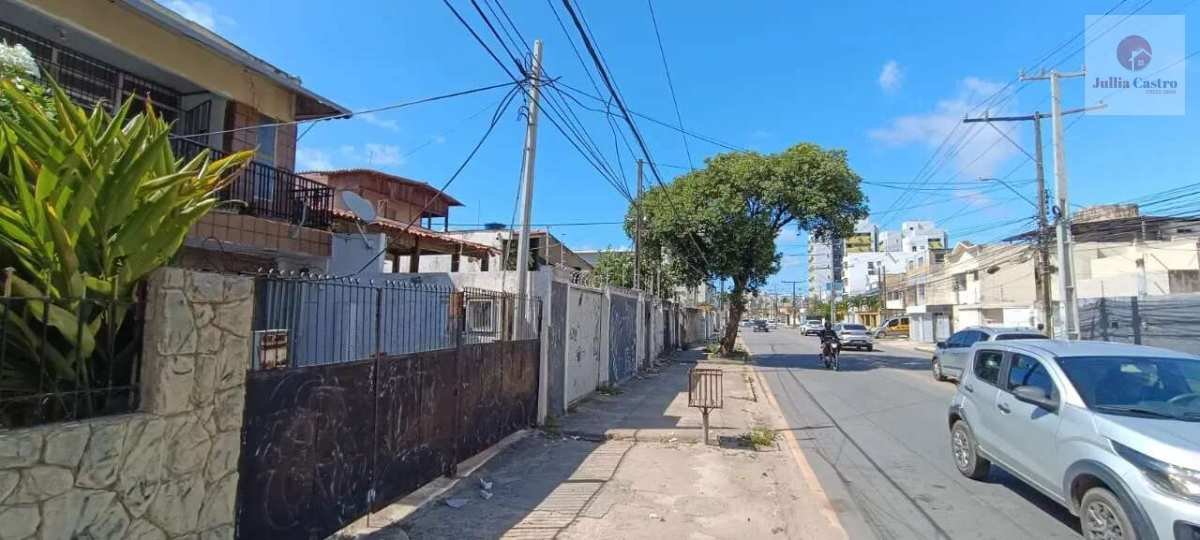 VENDO CASA COM 3 QUARTOS NO BAIRRO DE RIO DOCE / OLINDA, A 200 METROS DA PRAIA - Jullia Castro - Corretora de Imóveis