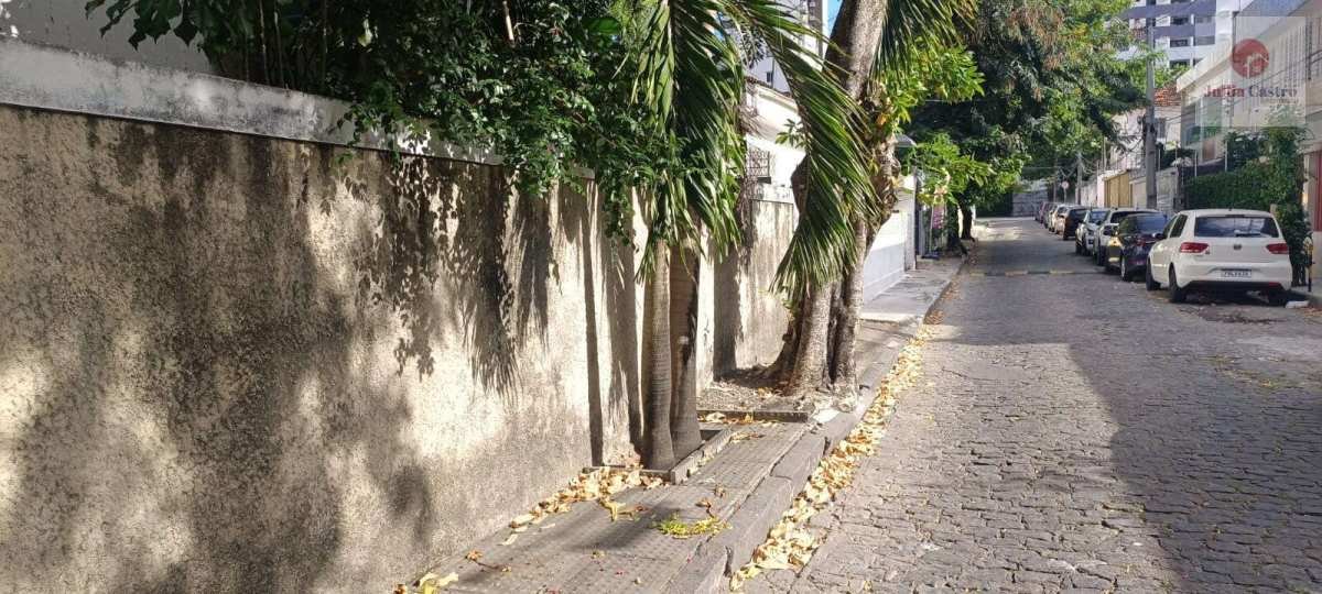 VENDO CASA COM 3 QUARTOS NO BAIRRO DOS AFLITOS / RECIFE - Jullia Castro - Corretora de Imóveis