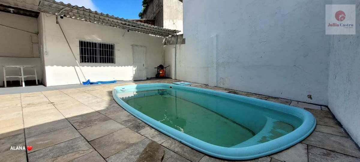 VENDO CASA COM 8 QUARTOS NA MADALENA - RECIFE - Jullia Castro - Corretora de Imóveis