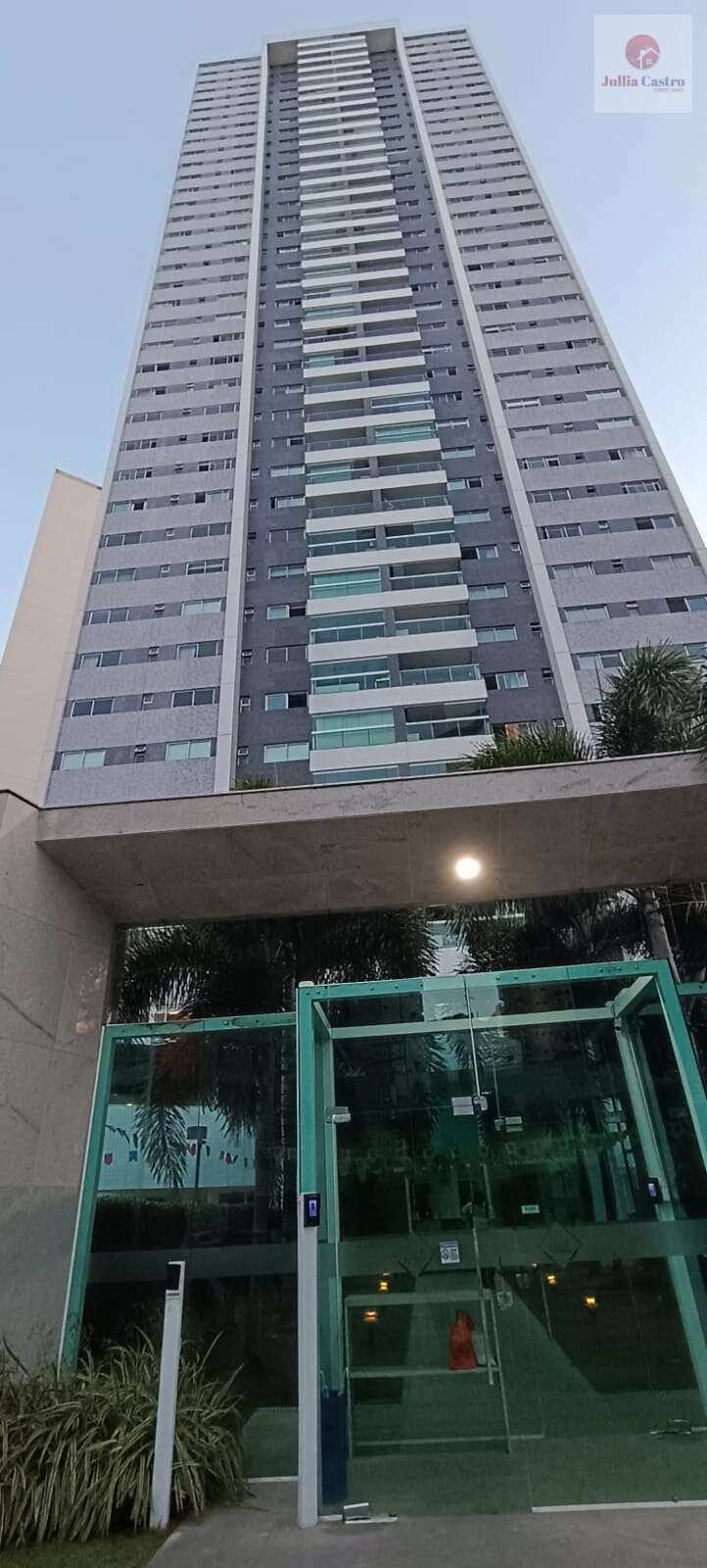 VENDO EXCELENTE APARTAMENTO COM 4 SUÍTES NO BAIRRO DE BOA VIAGEM / RECIFE - Jullia Castro - Corretora de Imóveis