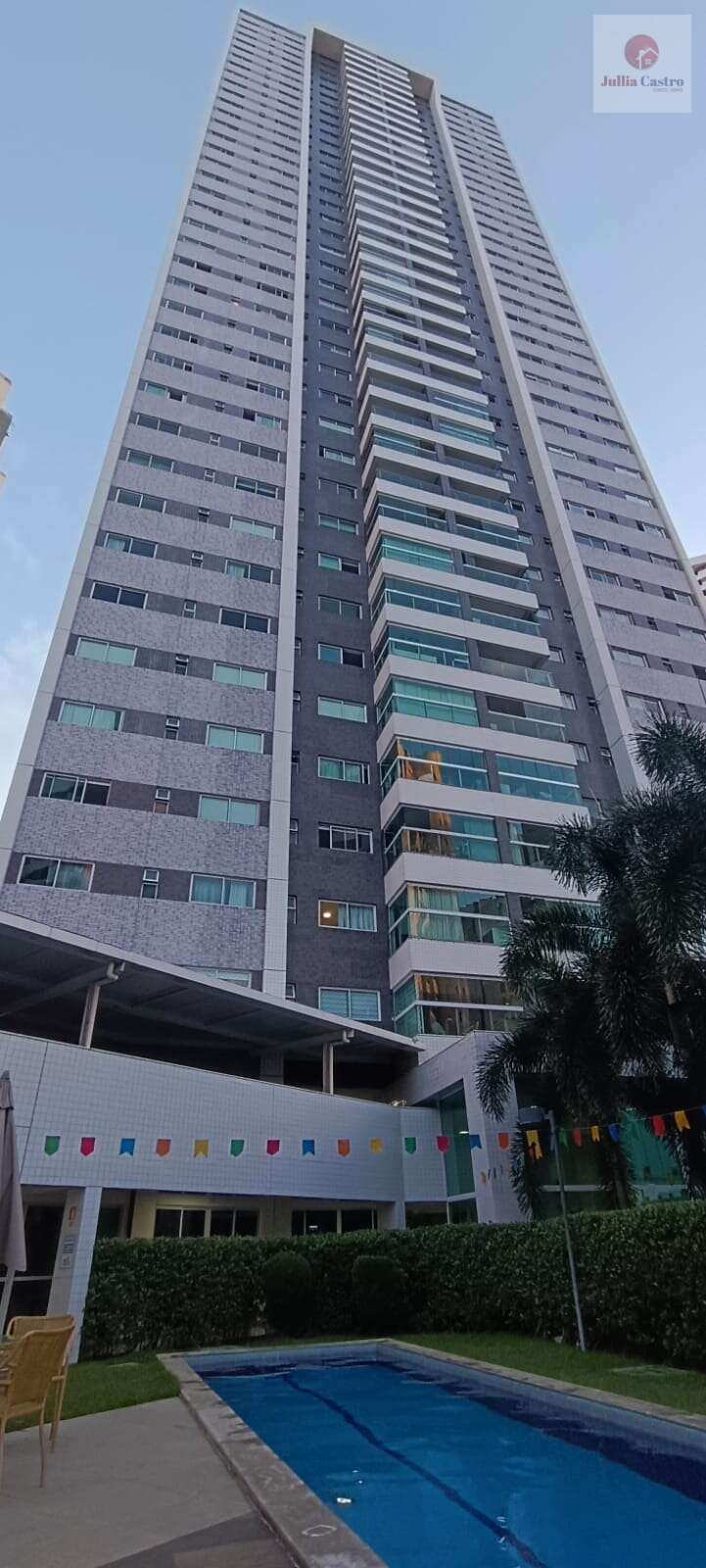 VENDO EXCELENTE APARTAMENTO COM 4 SUÍTES NO BAIRRO DE BOA VIAGEM / RECIFE - Jullia Castro - Corretora de Imóveis