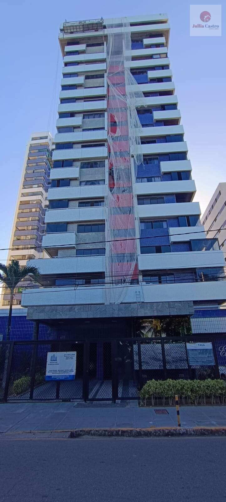VENDO EXCELENTE APARTAMENTO NA BEIRA MAR DE OLINDA / CASA CAIADA - Jullia Castro - Corretora de Imóveis