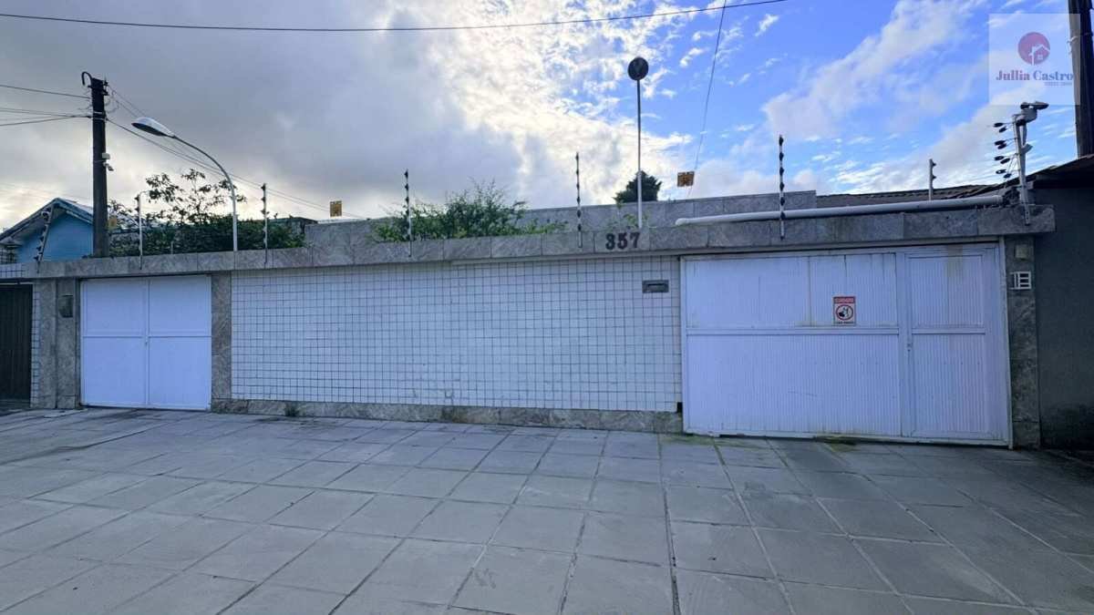 VENDO EXCELENTE CASA COM 5 QUARTOS NO BAIRRO DO HIPÓDROMO / RECIFE - Jullia Castro - Corretora de Imóveis