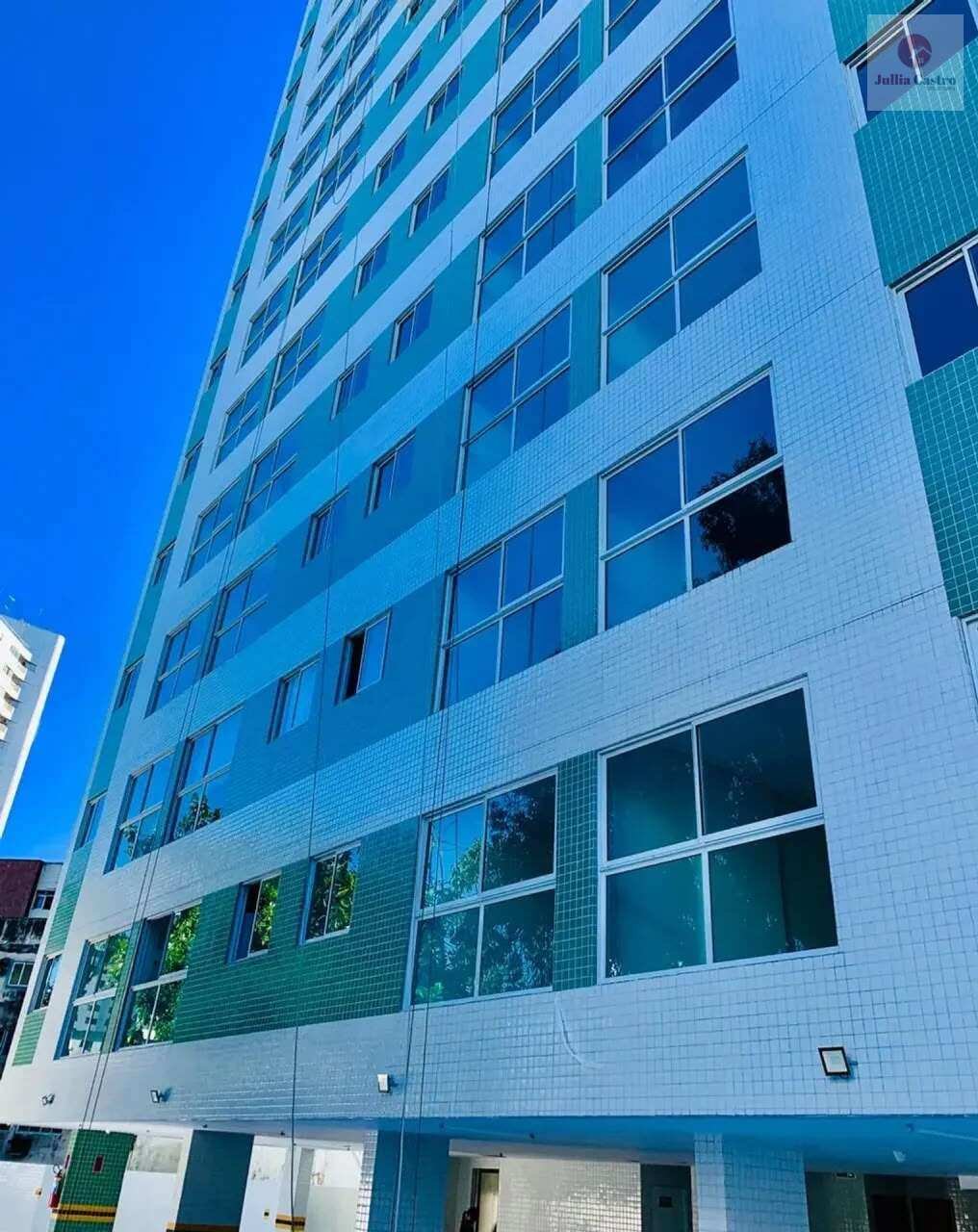 VENDO EXCELENTE FLAT COM 1 QUARTO NO BAIRRO DAS GRAÇAS / RECIFE - Jullia Castro - Corretora de Imóveis