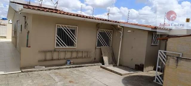 VENDO LINDA CASA COM 3 QUARTOS NA CIDADE DE LIMOEIRO / PE - Jullia Castro - Corretora de Imóveis