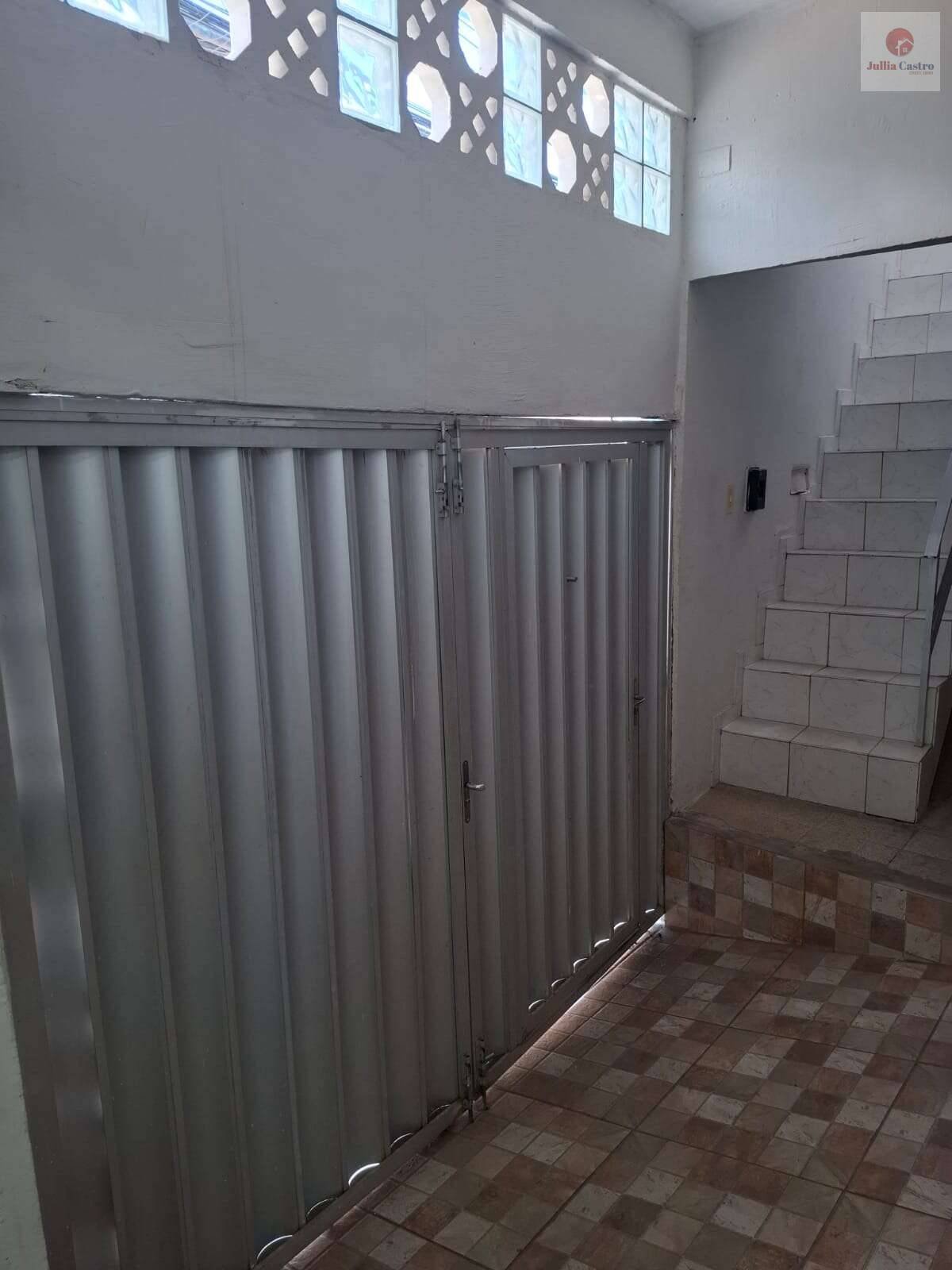 VENDO ÓTIMA CASA COM 2 PAVIMENTOS E 4 QUARTOS NO BAIRRO DE PRAZERES / JABOATÃO - Jullia Castro - Corretora de Imóveis