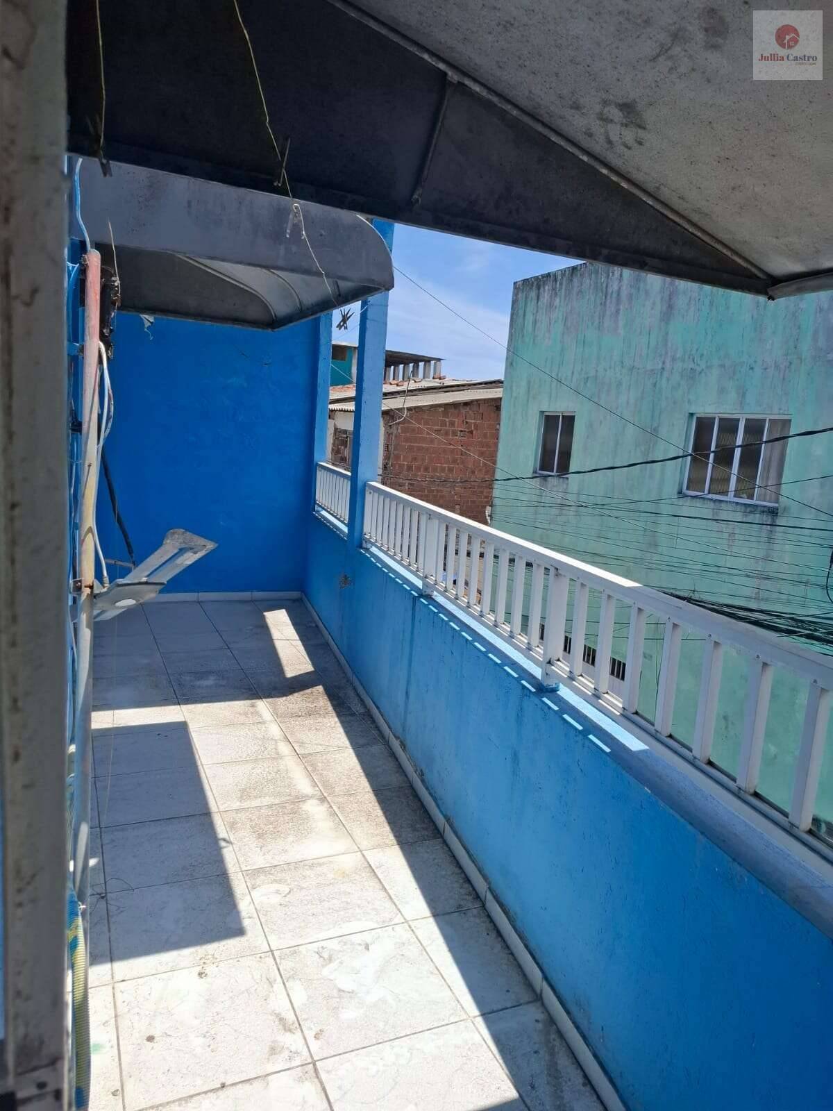 VENDO ÓTIMA CASA COM 2 PAVIMENTOS E 4 QUARTOS NO BAIRRO DE PRAZERES / JABOATÃO - Jullia Castro - Corretora de Imóveis