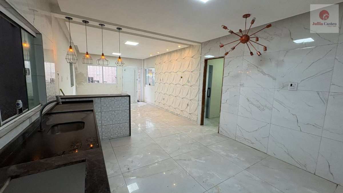 VENDO ÓTIMA CASA COM 2 QUARTOS E SALÃO DE FESTAS NO BAIRRO DA IPUTINGA / RECIFE - Jullia Castro - Corretora de Imóveis