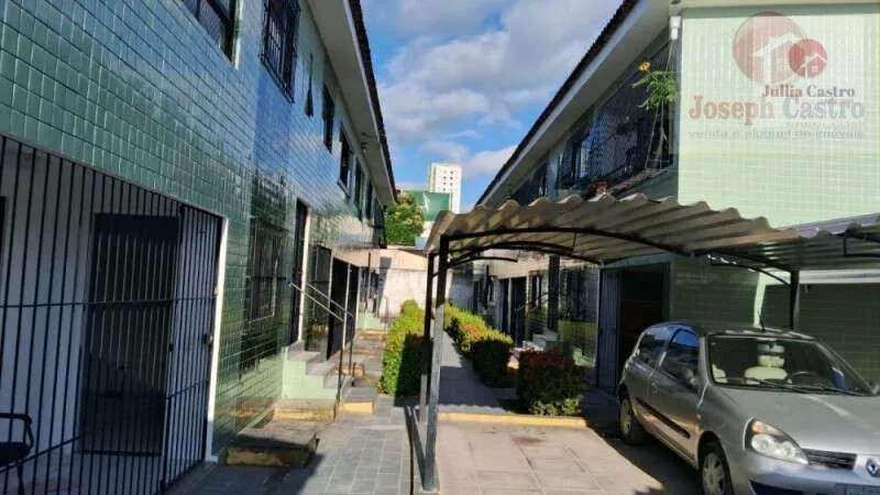 VENDO ÓTIMA CASA COM 2 QUARTOS EM CONDOMÍNIO NO BAIRRO DE CANDEIAS / JABOATÃO - Jullia Castro - Corretora de Imóveis