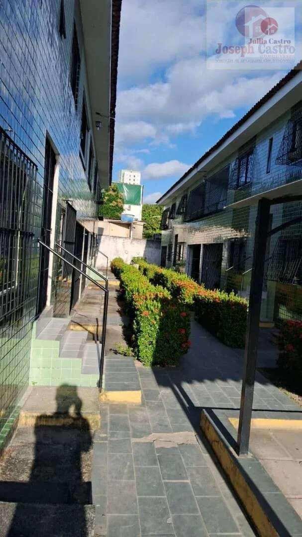 VENDO ÓTIMA CASA COM 2 QUARTOS EM CONDOMÍNIO NO BAIRRO DE CANDEIAS / JABOATÃO - Jullia Castro - Corretora de Imóveis