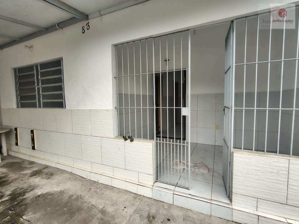 VENDO ÓTIMA CASA COM 2 QUARTOS NO BAIRRO CAPIBARIBE / SÃO LOURENÇO DA MATA - Jullia Castro - Corretora de Imóveis